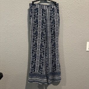 A Byer Wide Leg Blue Pattern Pants - Size S
